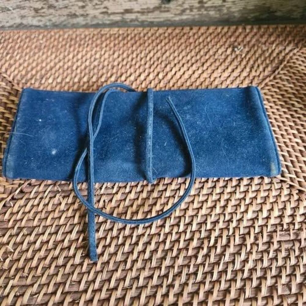 Blue Velvet jewelry pouch, cosmetic travel bag. Vintage Avon 1960s
